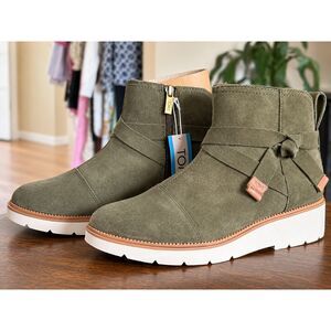 Toms Marlow Olive Suede Wedge Ankle Boots Womens 7.5 Wrap Strap Lug